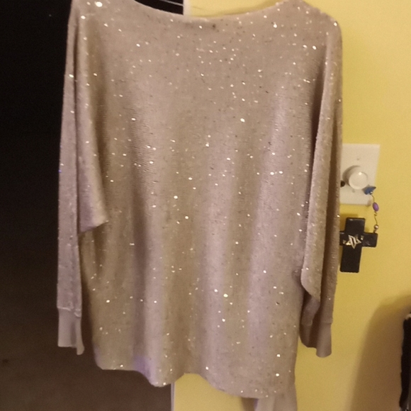 Alfani woman's long sleeve sparkly top - Picture 3 of 3